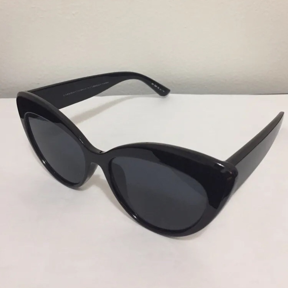 Cat eye sunglasses
